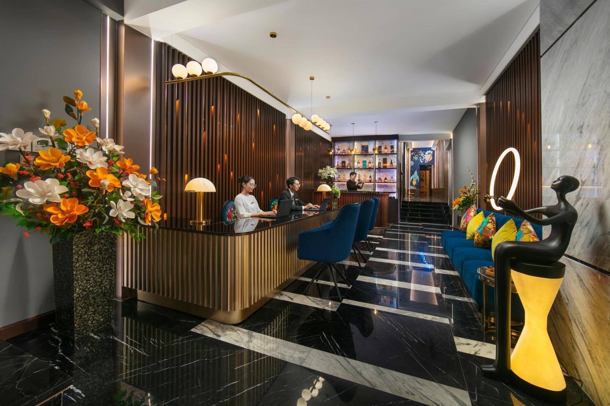 Aurora Central Hanoi Hotel エクステリア 写真