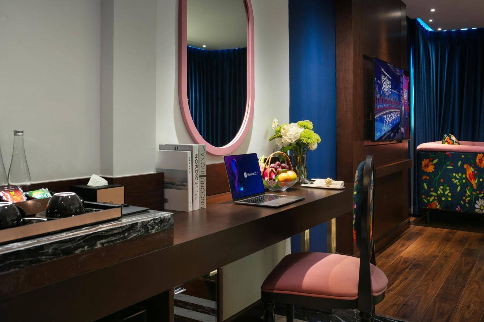 Aurora Central Hanoi Hotel エクステリア 写真