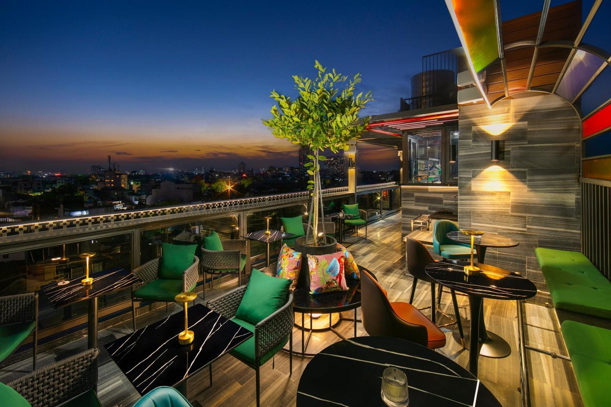 Aurora Central Hanoi Hotel エクステリア 写真
