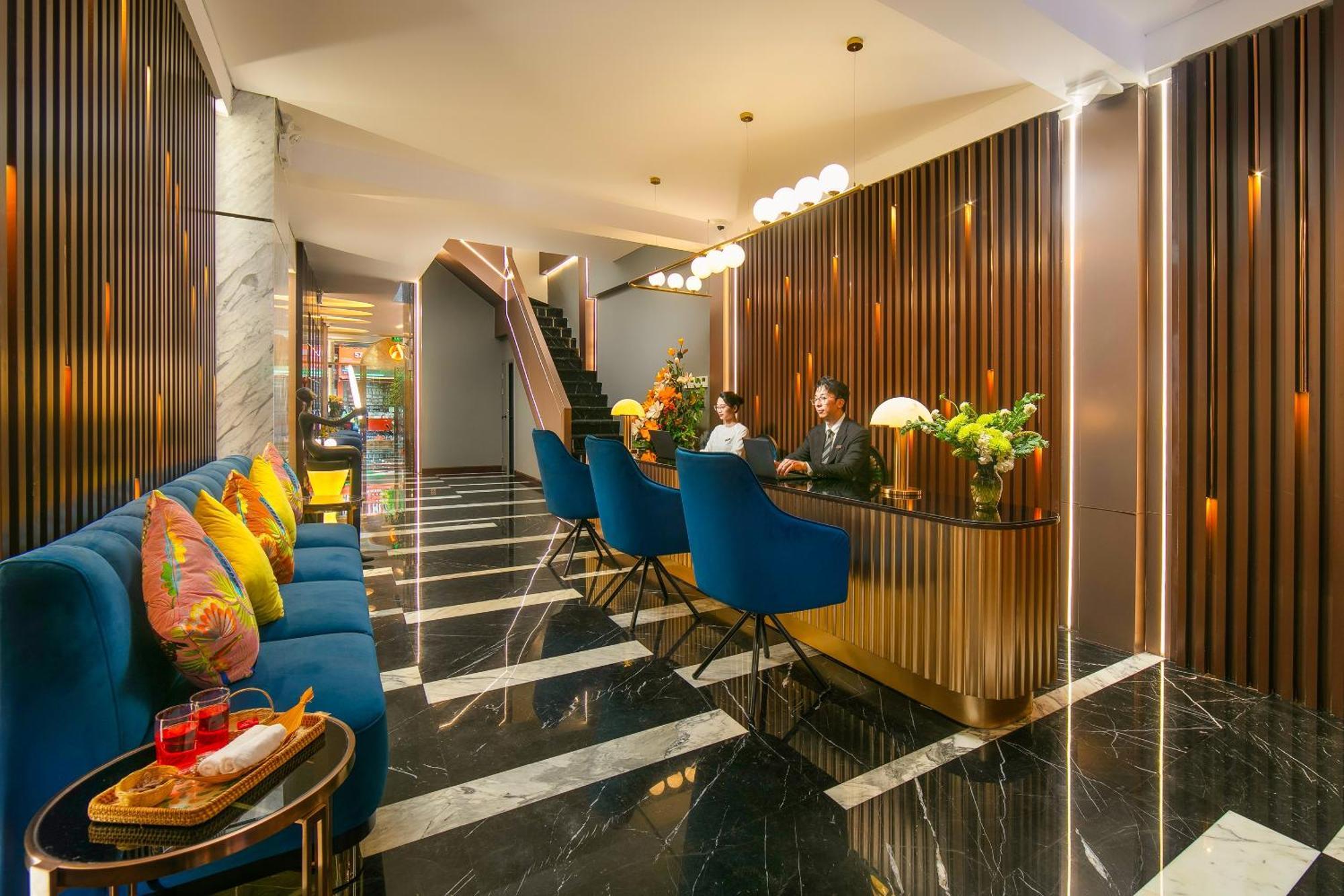 Aurora Central Hanoi Hotel エクステリア 写真