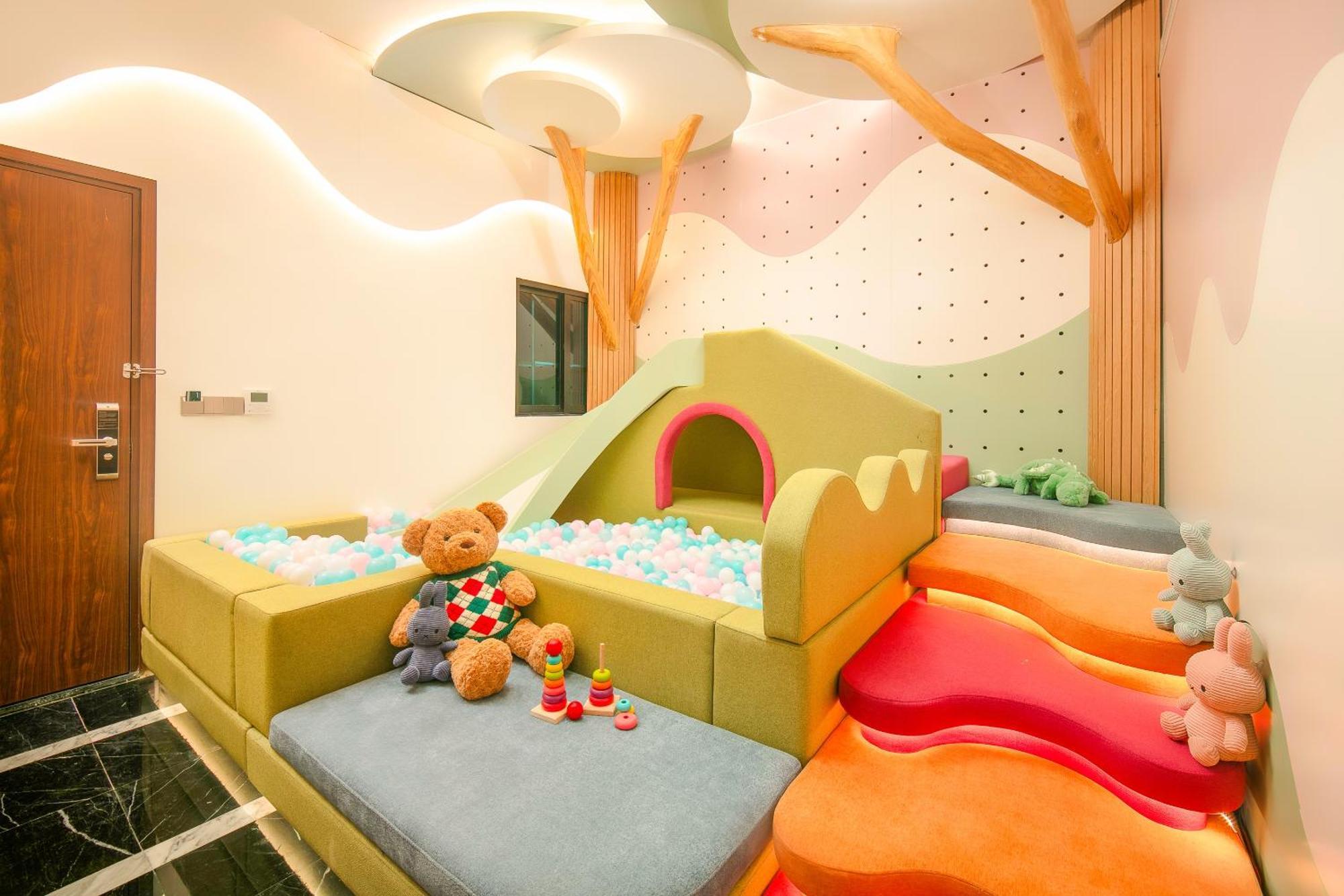 Aurora Central Hanoi Hotel エクステリア 写真